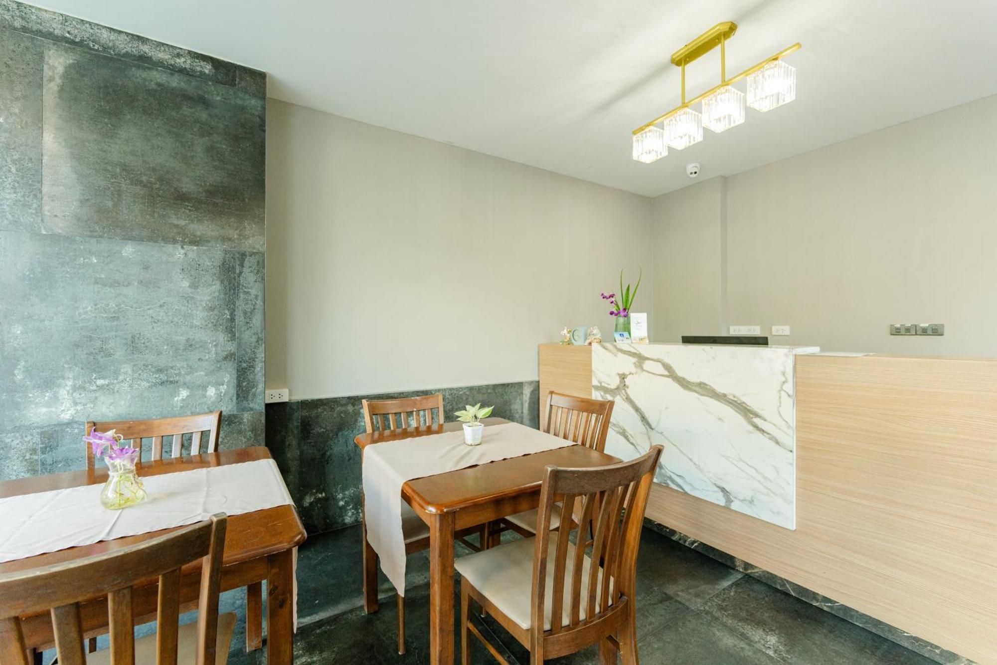 Hotel Sky Wave Patong Exterior foto